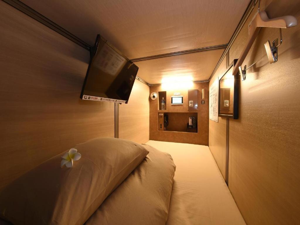 Capsule Hotel Anshin Oyado Premium Resort Kyoto Shijo Karasuma Zewnętrze zdjęcie